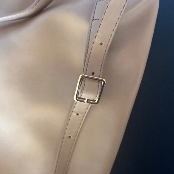 NWOT- SUMMER & ROSE Shanna Vegan Leather Backpack Tote Bag - Beige main image 10